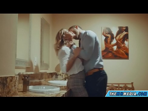 ❤️ Keď vás prsnatá blondínka zvádza na verejných toaletách Porno na sk.bassaniluigi.ru ☑